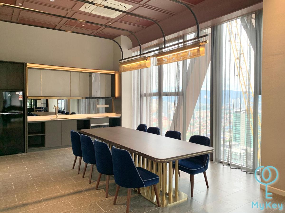 Scarletz Suites By Mykey Kuala Lumpur Kültér fotó The kitchen of the 2F