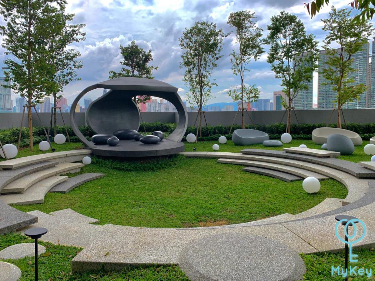 Scarletz Suites By Mykey Kuala Lumpur Kültér fotó The Amphitheatre