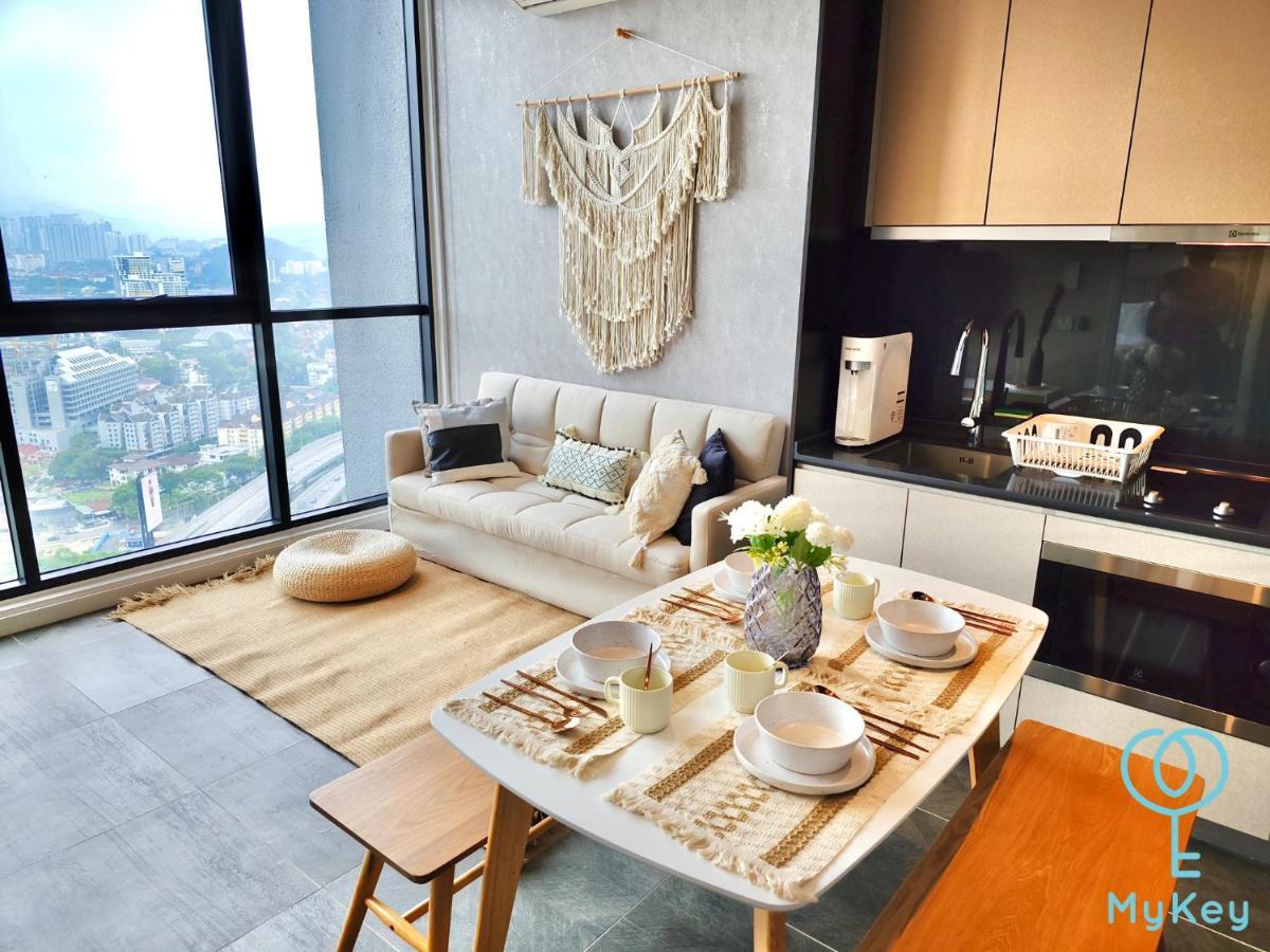 Scarletz Suites By Mykey Kuala Lumpur Kültér fotó A modern apartment in Kuala Lumpur, Malaysia