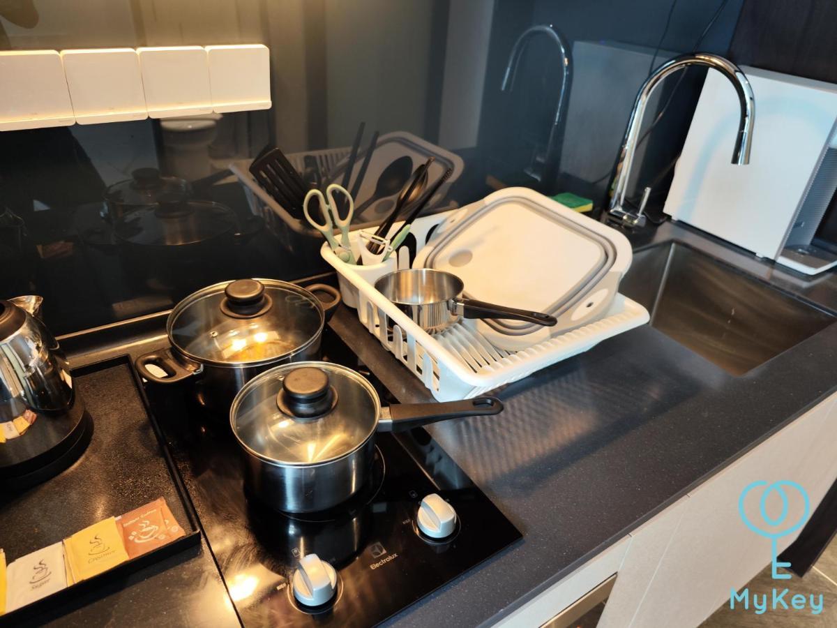 Scarletz Suites By Mykey Kuala Lumpur Kültér fotó A kitchen with a built-in sink