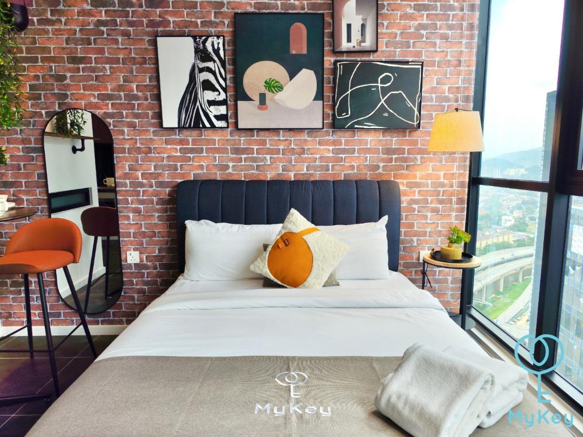 Scarletz Suites By Mykey Kuala Lumpur Kültér fotó Bedroom